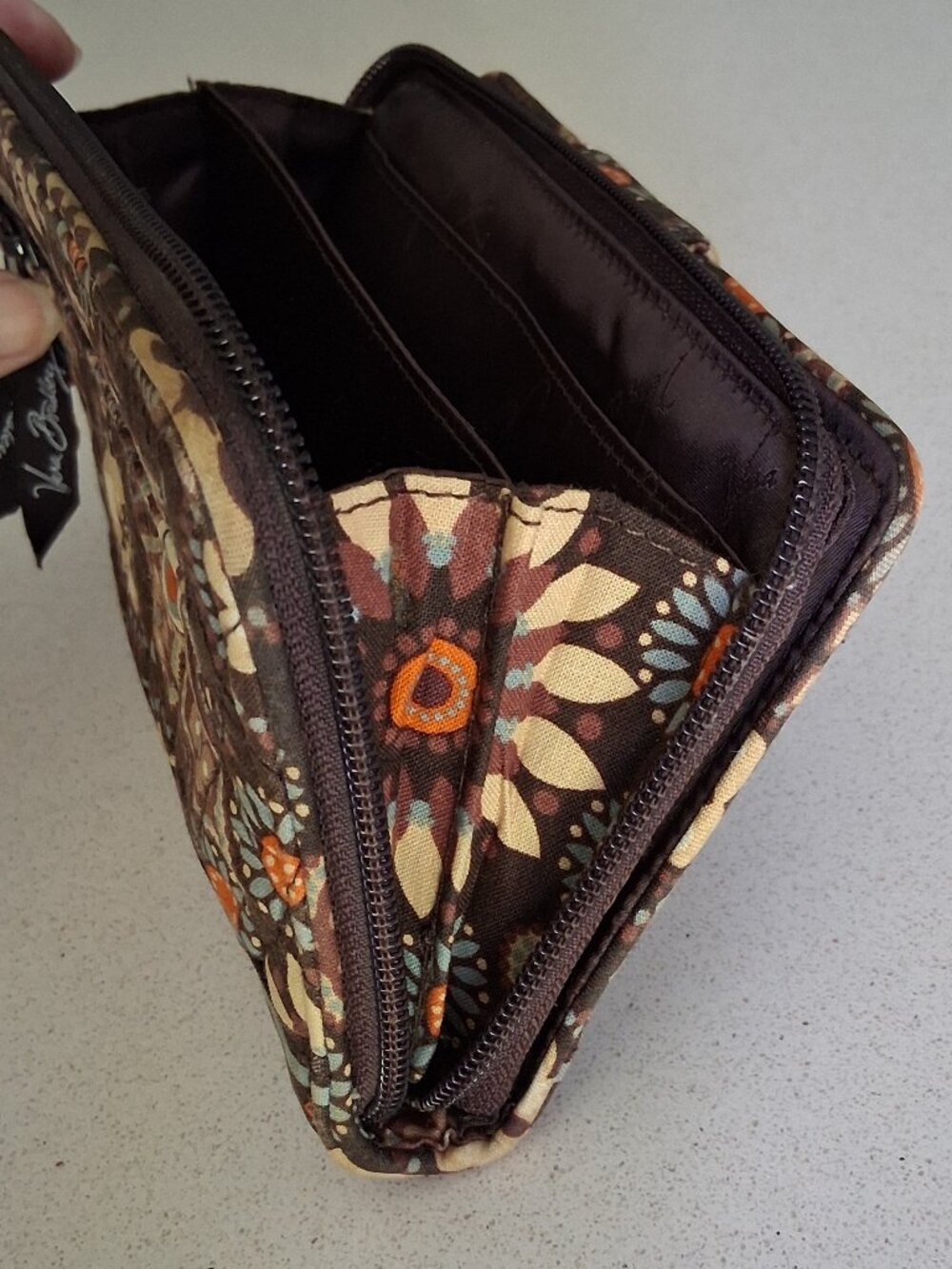 Vera Bradley Turn-lock & Zip-Around Wallet in Canyon "Retired" Pattern - Picture 8 of 13